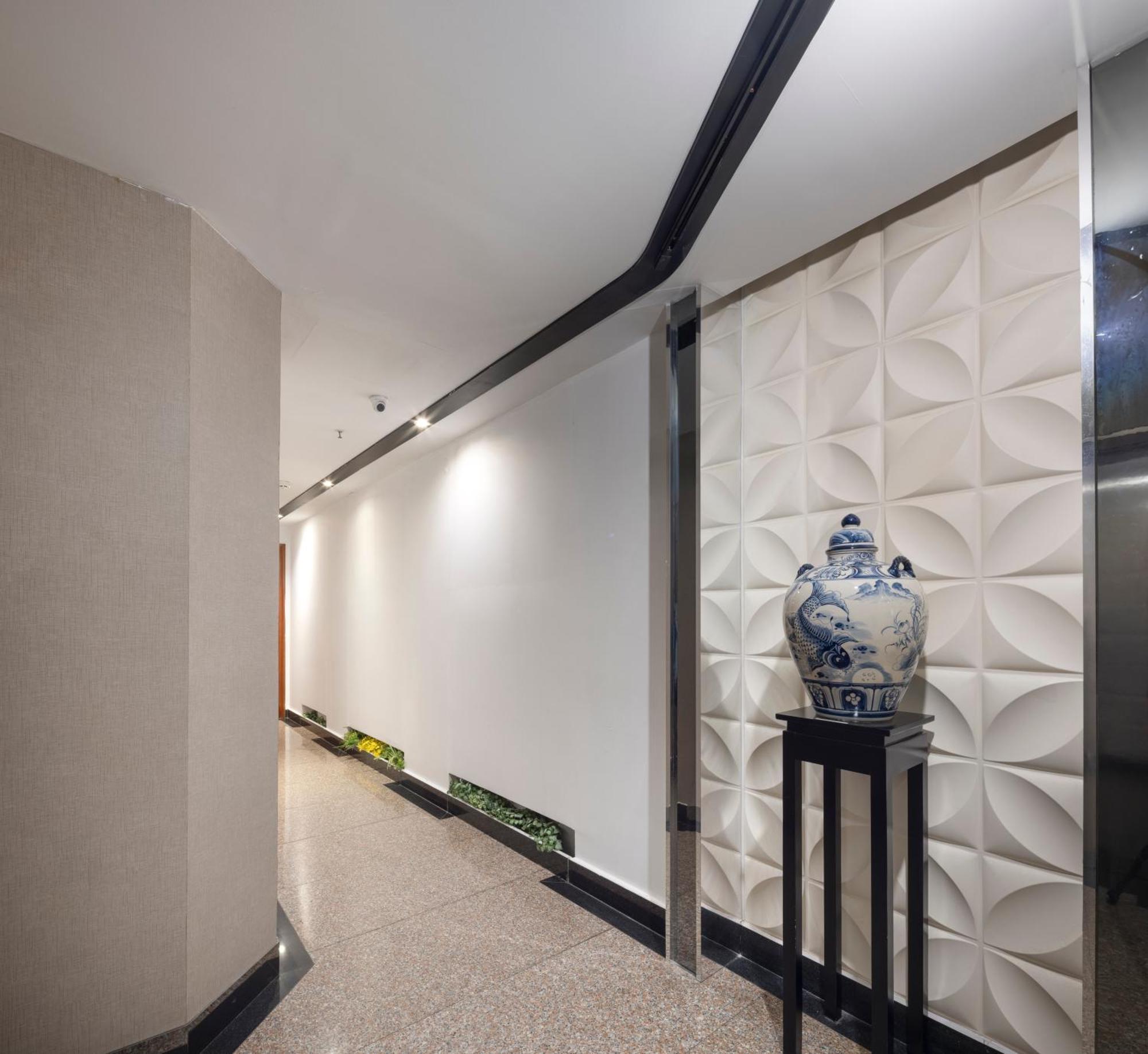 White Lotus Hotel Saigon Ho Chi Minh City Exterior photo